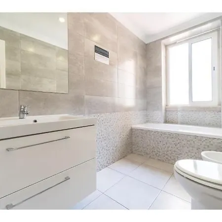 Houze_4 Bedroom Near Jardim Zoologico Lisboa